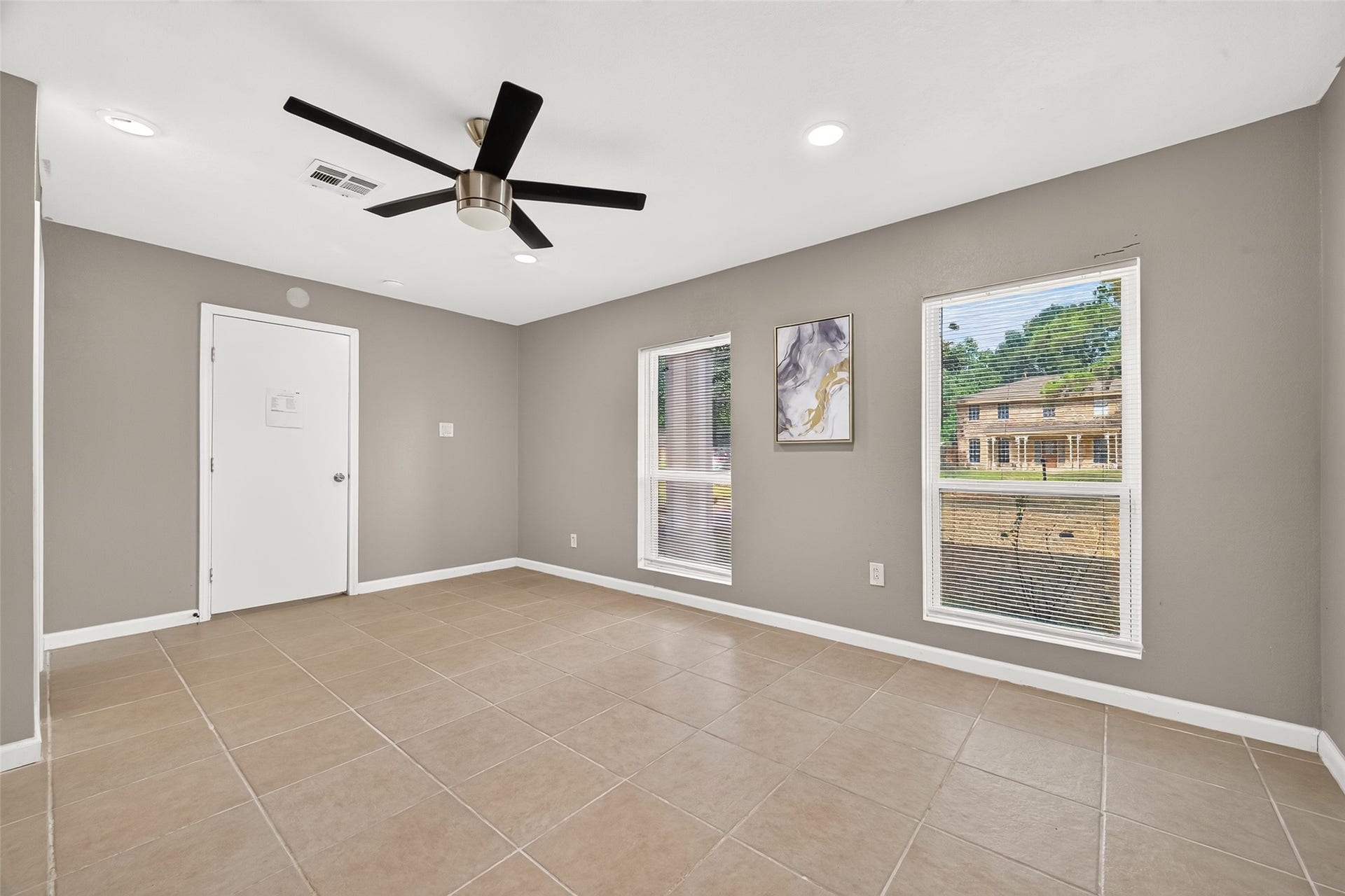 552 Roanoke Drive, Conroe, TX 77302