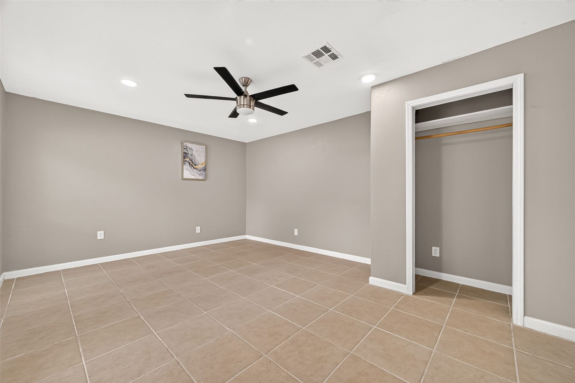 552 Roanoke Drive, Conroe, TX 77302