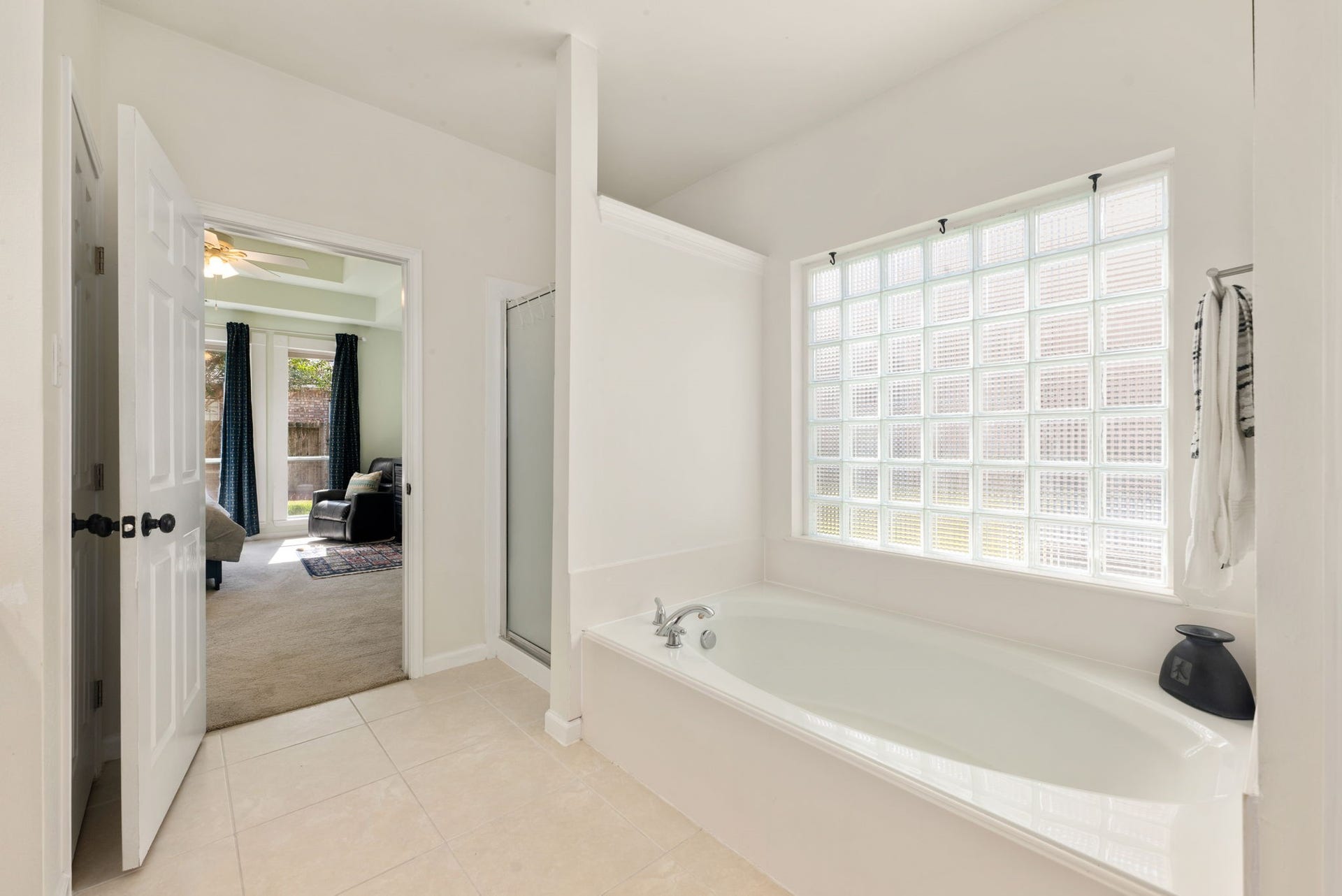 3100 Red Maple Drive, Friendswood, TX 77546