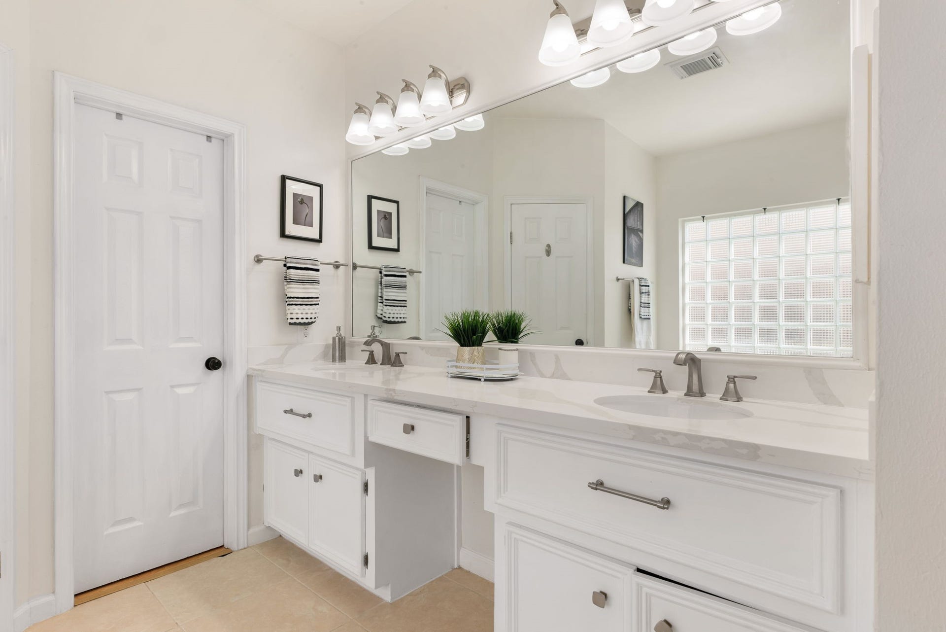 3100 Red Maple Drive, Friendswood, TX 77546