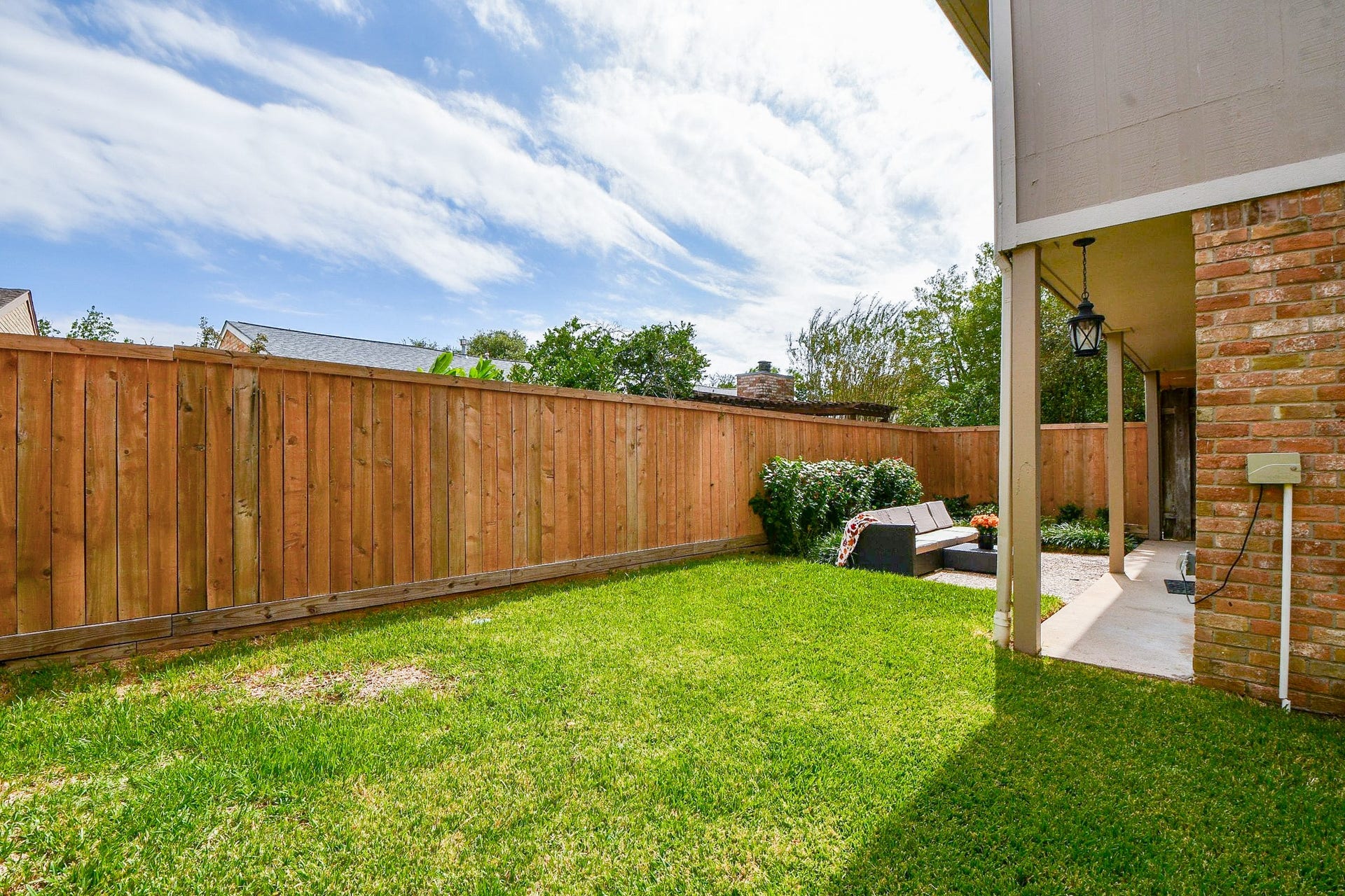 811 Bayou River Drive, Houston, TX 77079