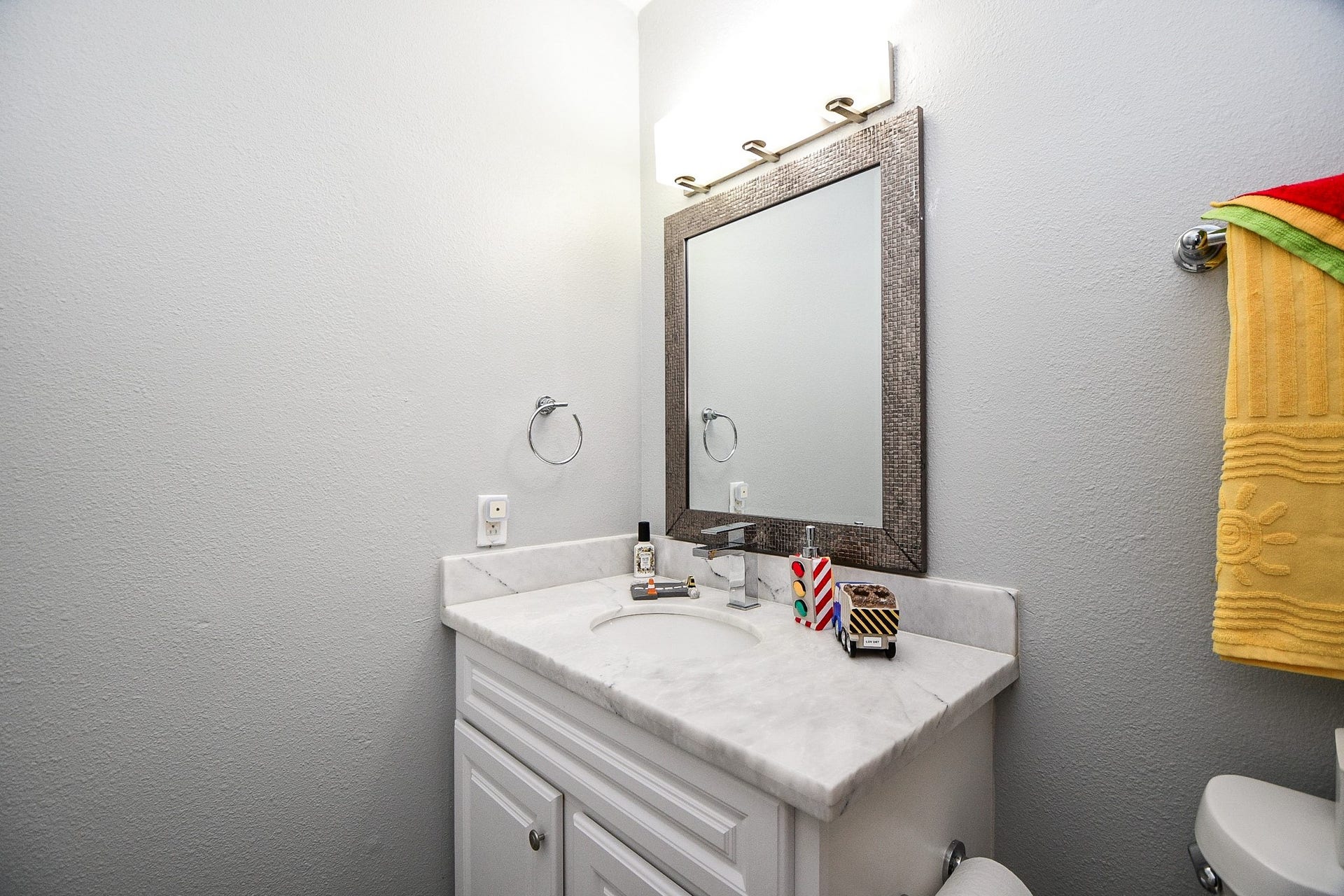 811 Bayou River Drive, Houston, TX 77079