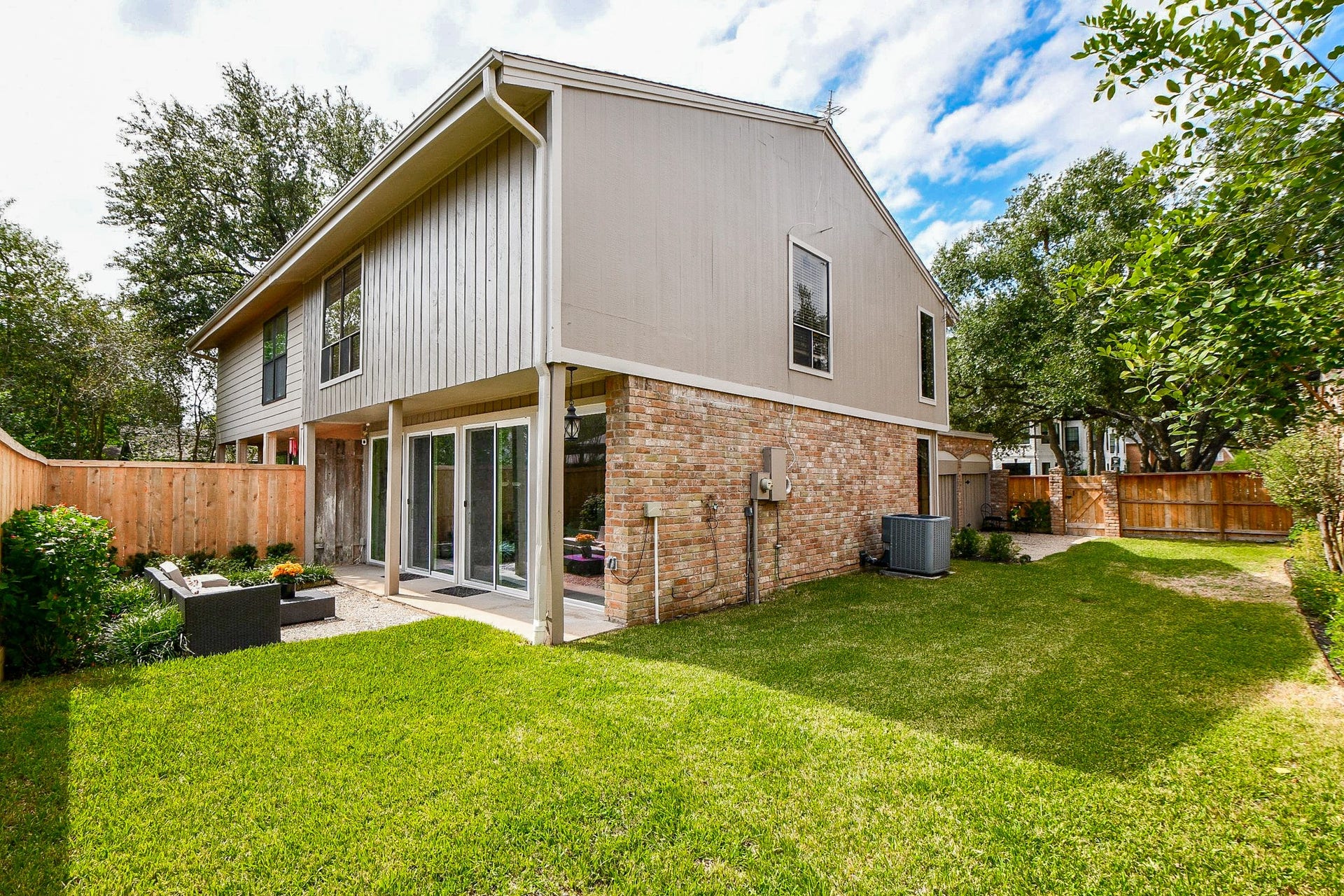 811 Bayou River Drive, Houston, TX 77079