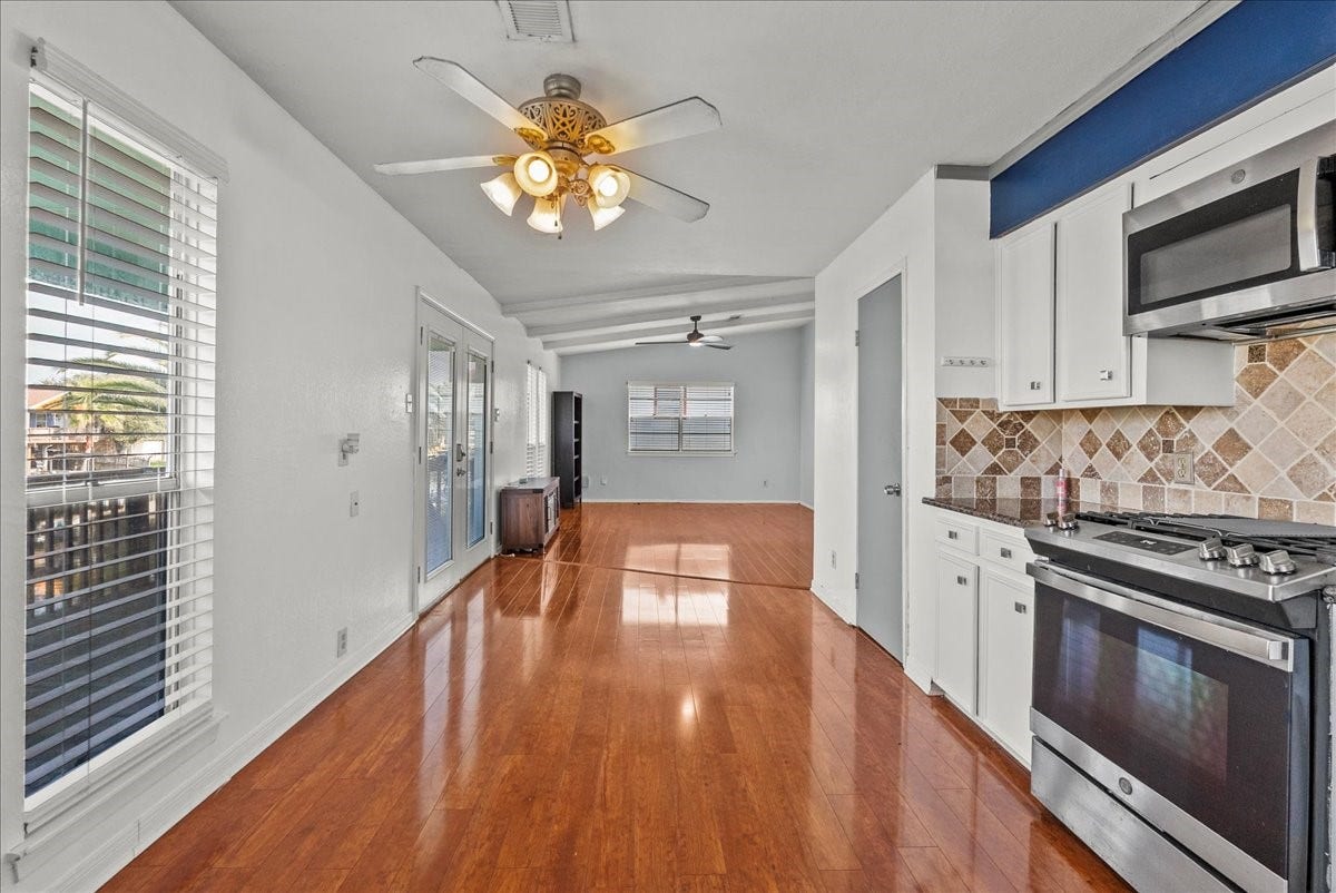 868 Bonita Street, Bayou Vista, TX 77563 868 Bonita Street, Bayou Vista, TX 77563
