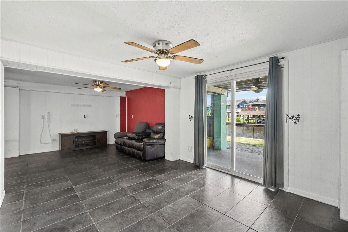 868 Bonita Street, Bayou Vista, TX 77563 868 Bonita Street, Bayou Vista, TX 77563