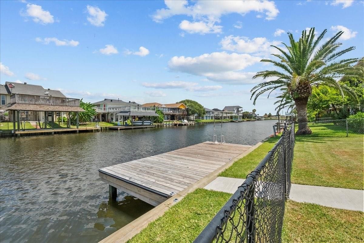 868 Bonita Street, Bayou Vista, TX 77563 868 Bonita Street, Bayou Vista, TX 77563