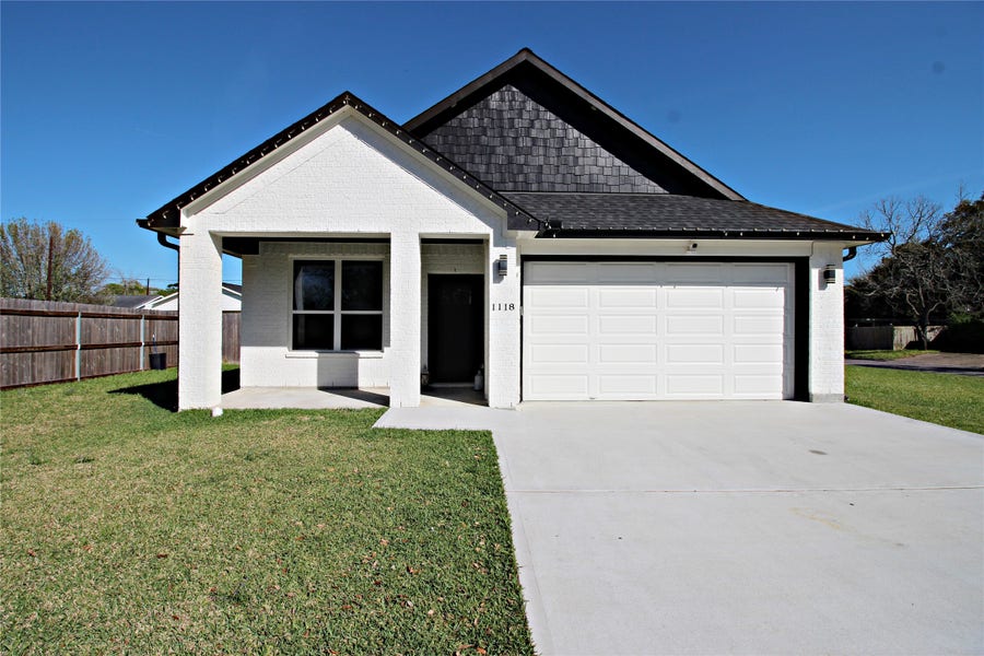 Property photo for 1118 N Shepherd Drive, Baytown, TX