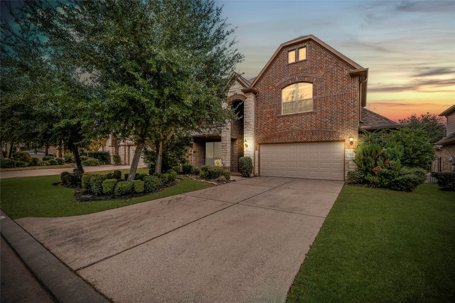 Property photo for 14 Estherwood Place, The Woodlands, TX