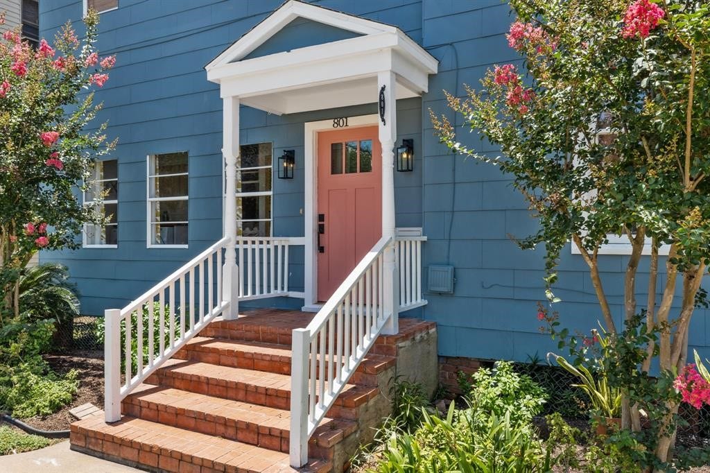 801 24th Street, Galveston, TX 77550 Covered front stoop leading to the entry.