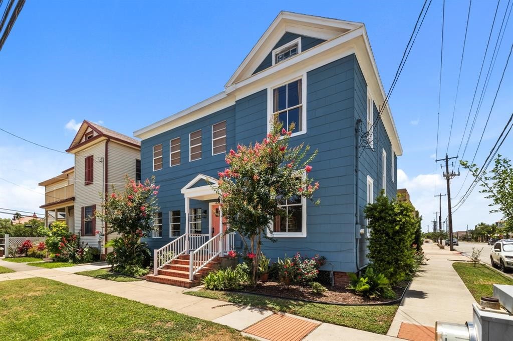 801 24th Street, Galveston, TX 77550 Beautiful Galveston Island home built in 1912.