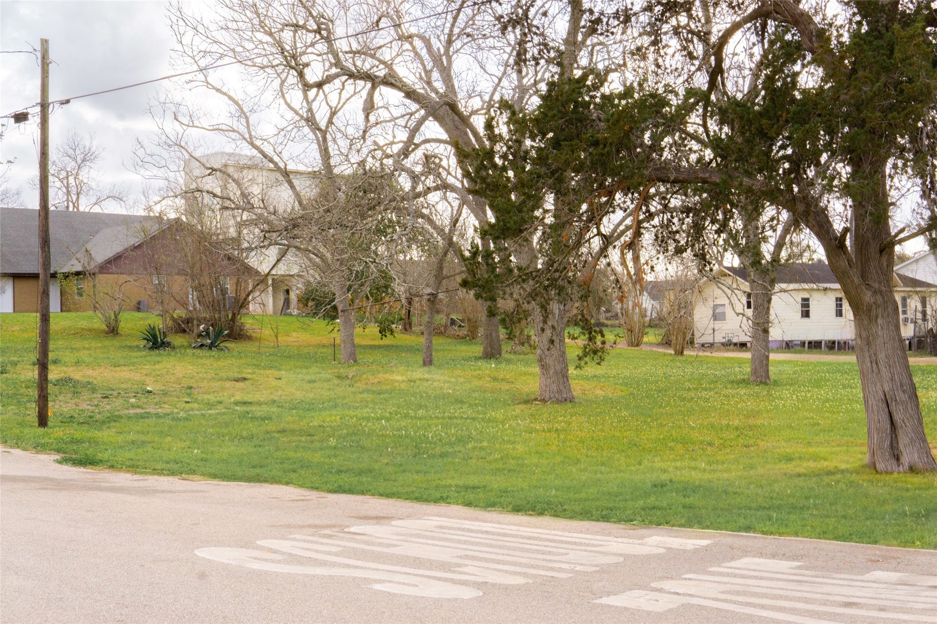 204 3rd Street, Rosenberg, TX 77471 204 3rd Street, Rosenberg, TX 77471