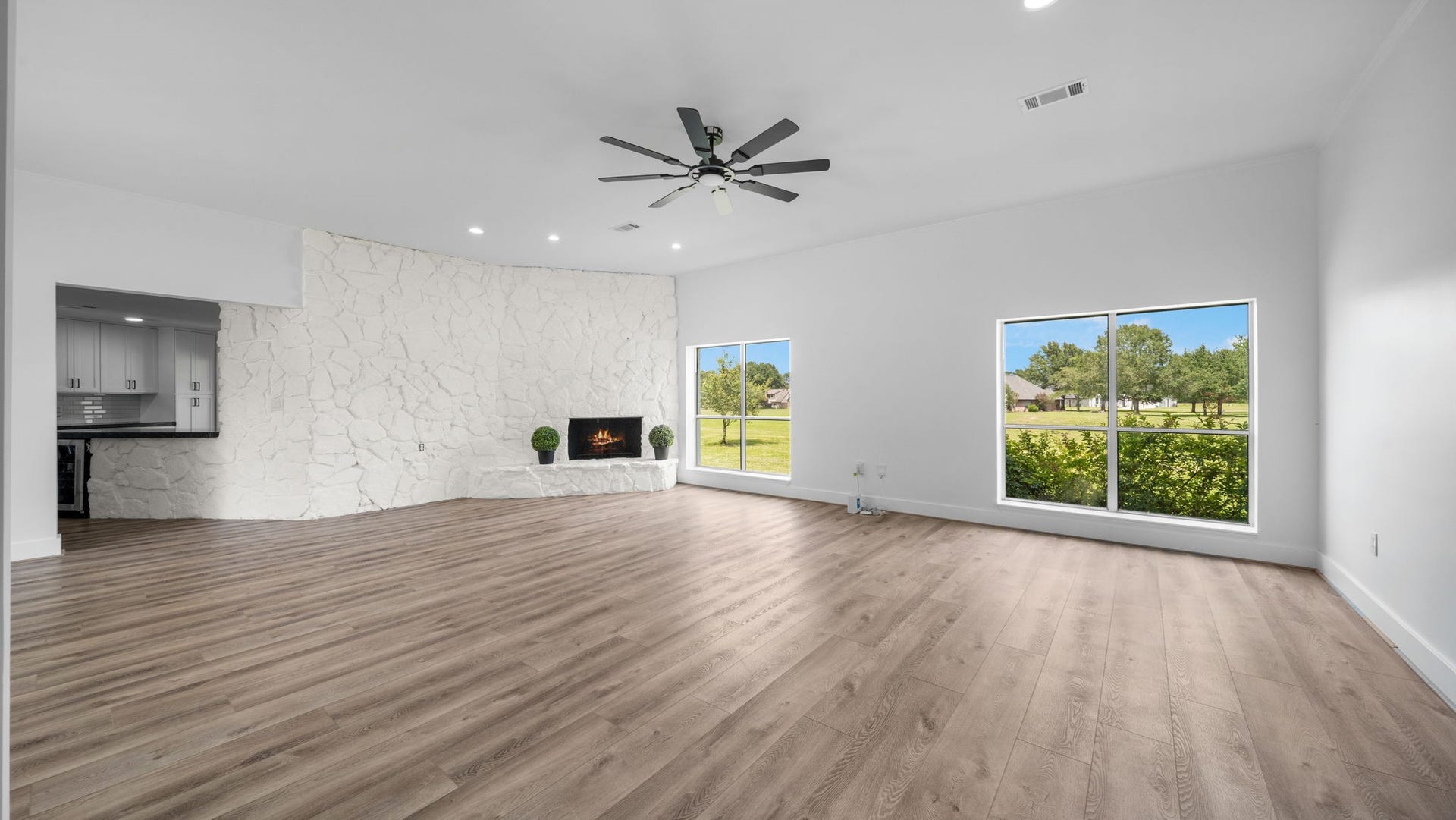 15502 Kitty Hawk Drive, Waller, TX 77484 Huge open family area