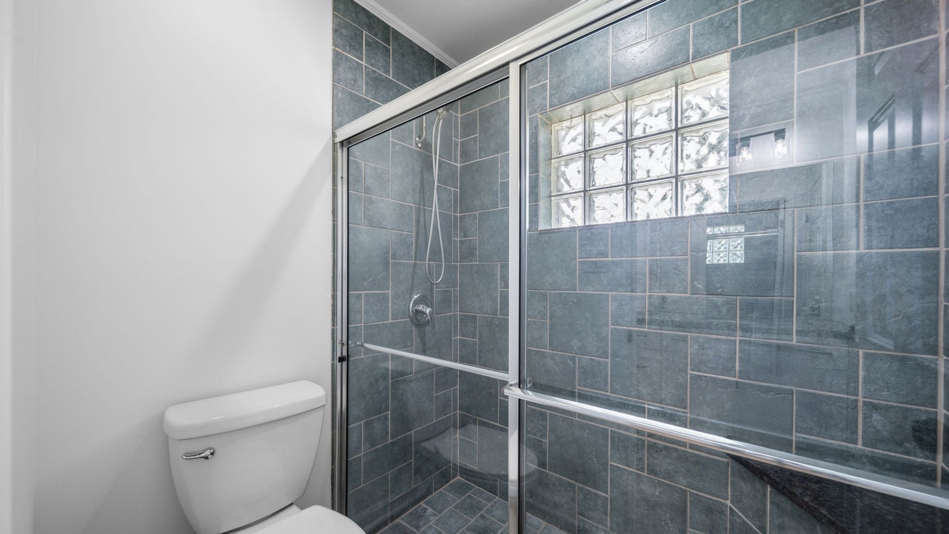15502 Kitty Hawk Drive, Waller, TX 77484 Private Shower area of bath 2