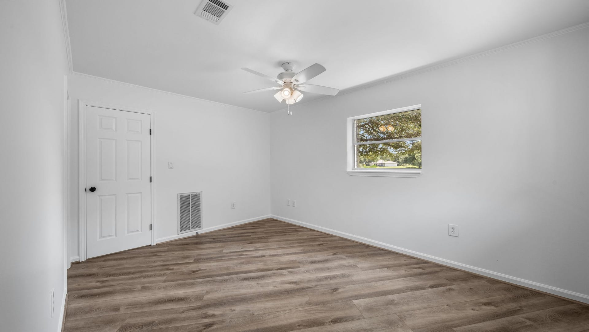 15502 Kitty Hawk Drive, Waller, TX 77484 Bedroom #3 Again another large Bedroom with walk in closet
