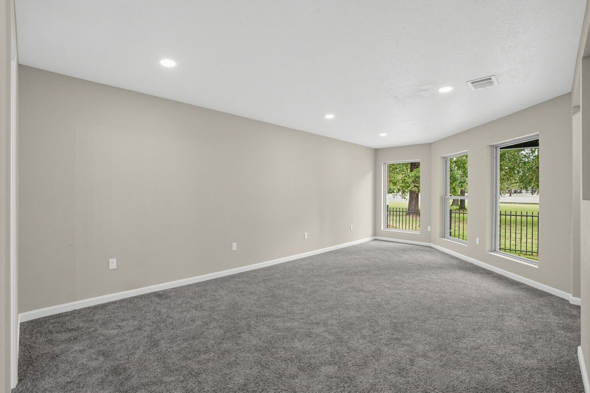 15 Presidio Road, Montgomery, TX 77356 15 Presidio Road, Montgomery, TX 77356