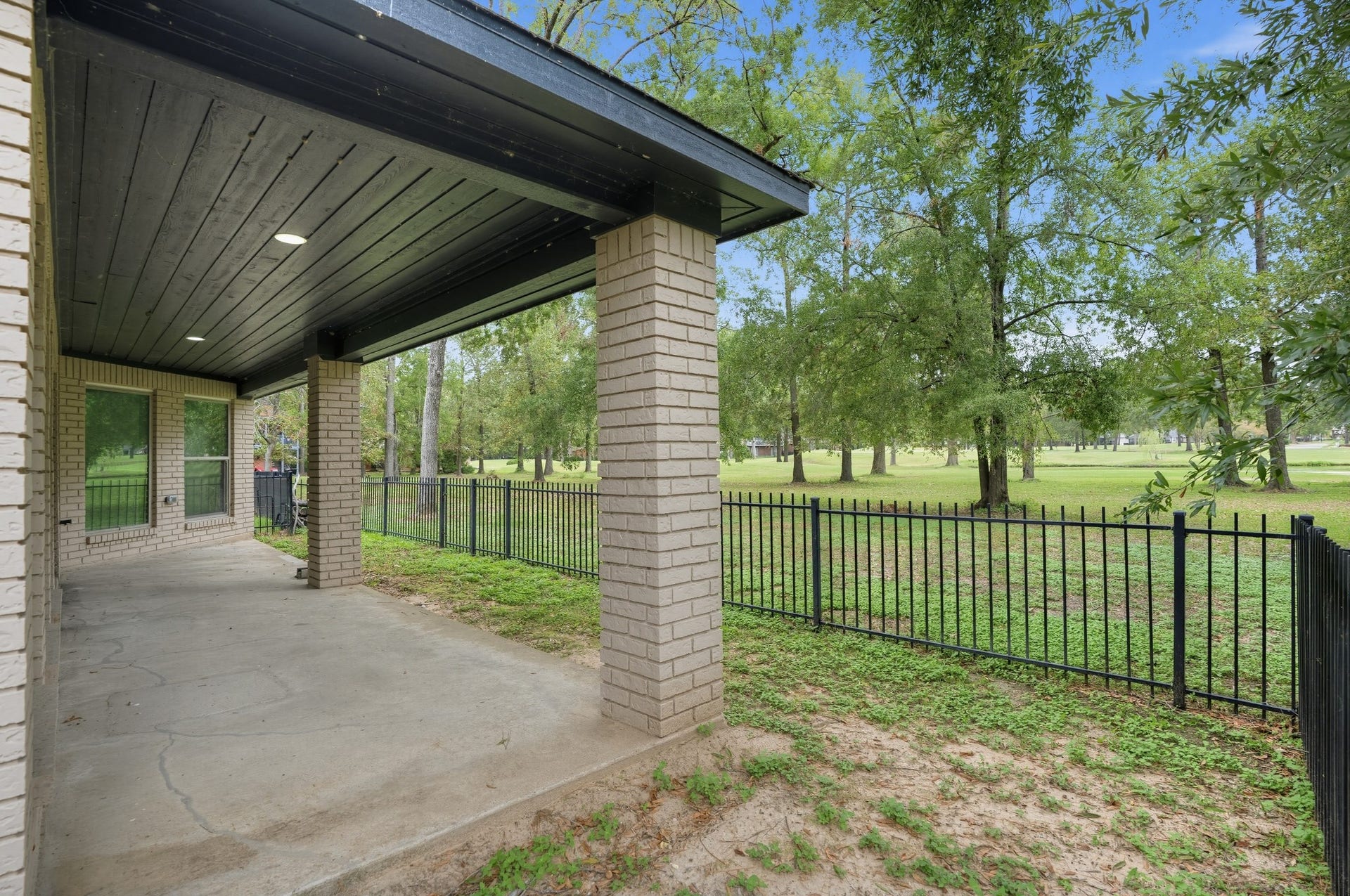 15 Presidio Road, Montgomery, TX 77356 15 Presidio Road, Montgomery, TX 77356