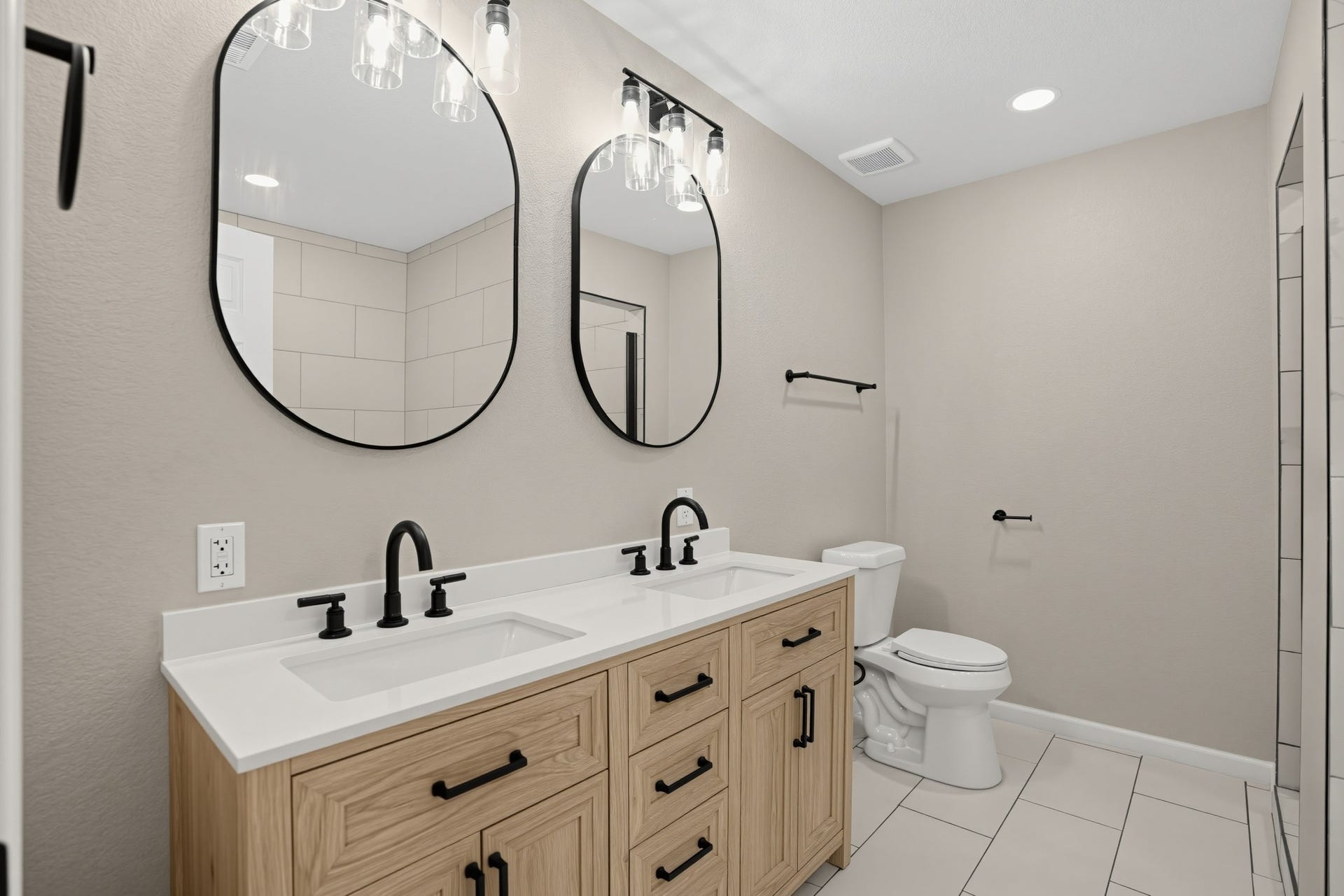 15 Presidio Road, Montgomery, TX 77356 15 Presidio Road, Montgomery, TX 77356