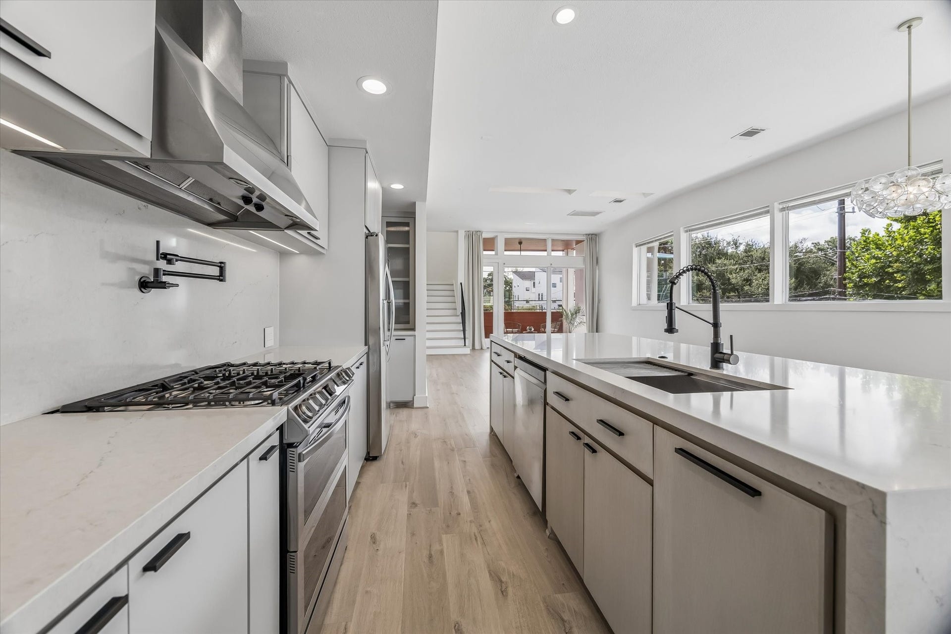 1703 Beall Street, Houston, TX 77008 1703 Beall Street, Houston, TX 77008