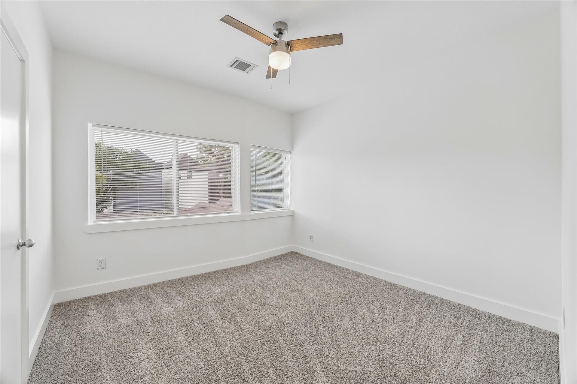 1703 Beall Street, Houston, TX 77008 1703 Beall Street, Houston, TX 77008