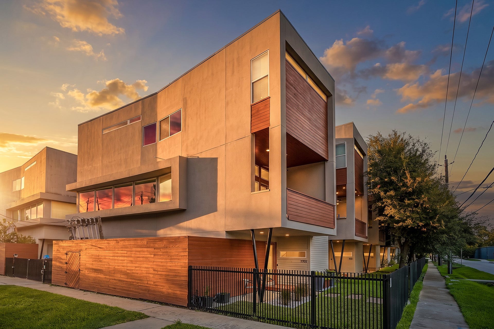 1703 Beall Street, Houston, TX 77008 1703 Beall Street, Houston, TX 77008