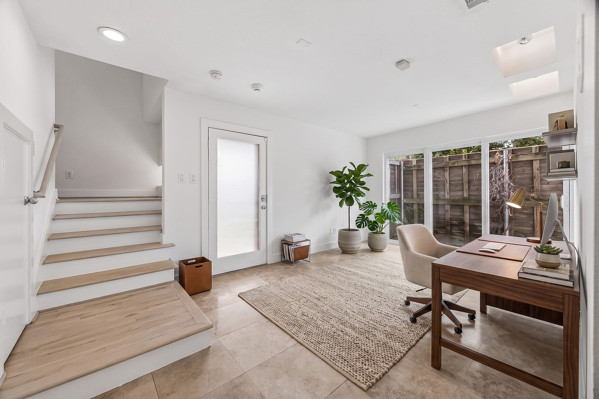 1703 Beall Street, Houston, TX 77008 Virtually furnished