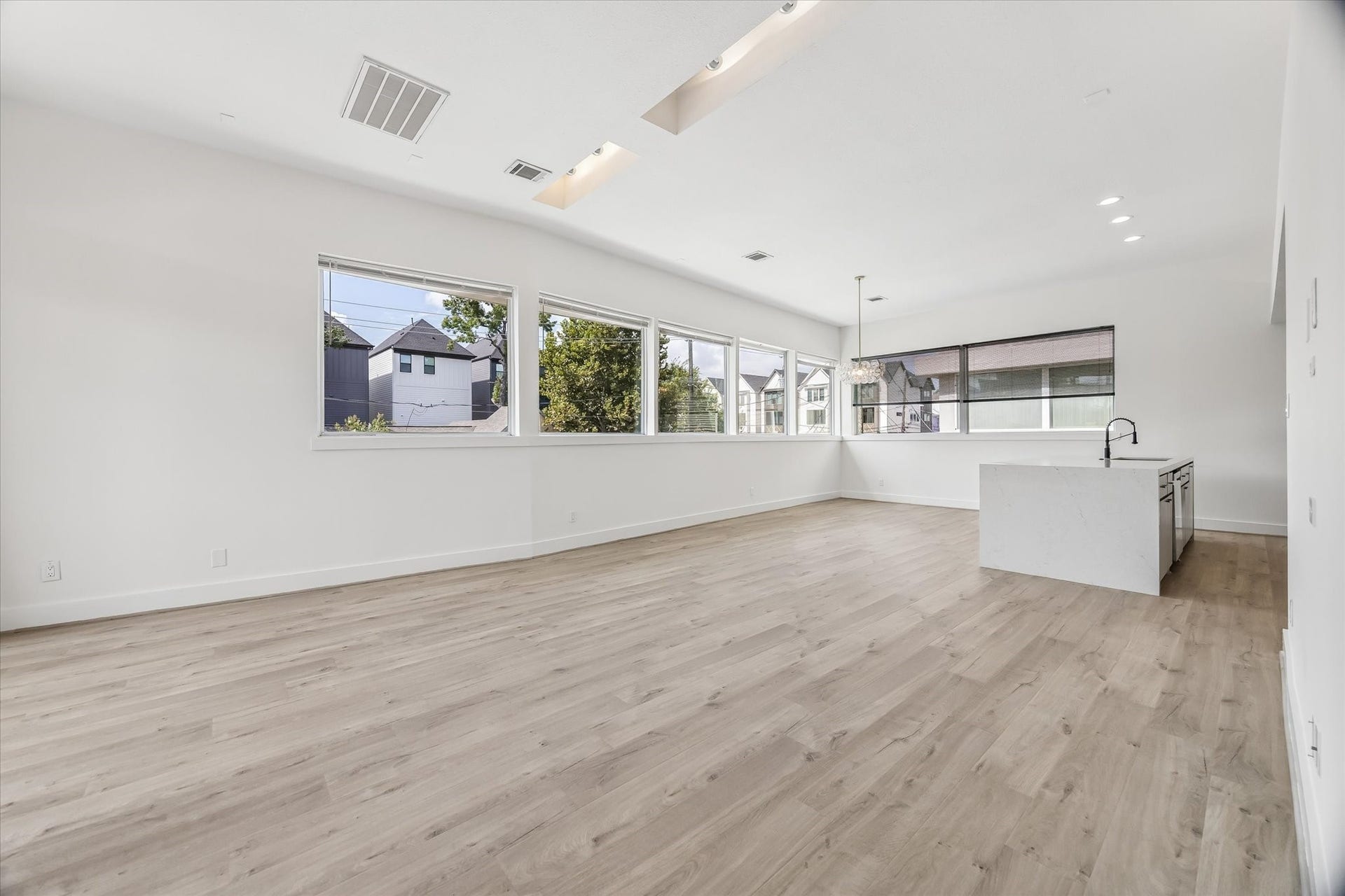 1703 Beall Street, Houston, TX 77008 1703 Beall Street, Houston, TX 77008