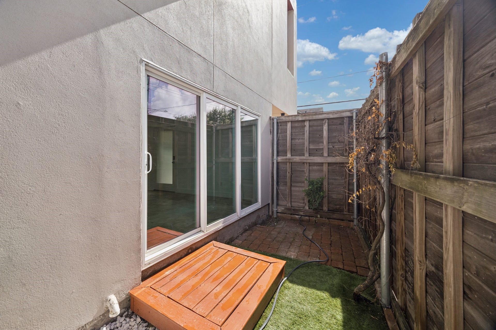 1703 Beall Street, Houston, TX 77008 1703 Beall Street, Houston, TX 77008