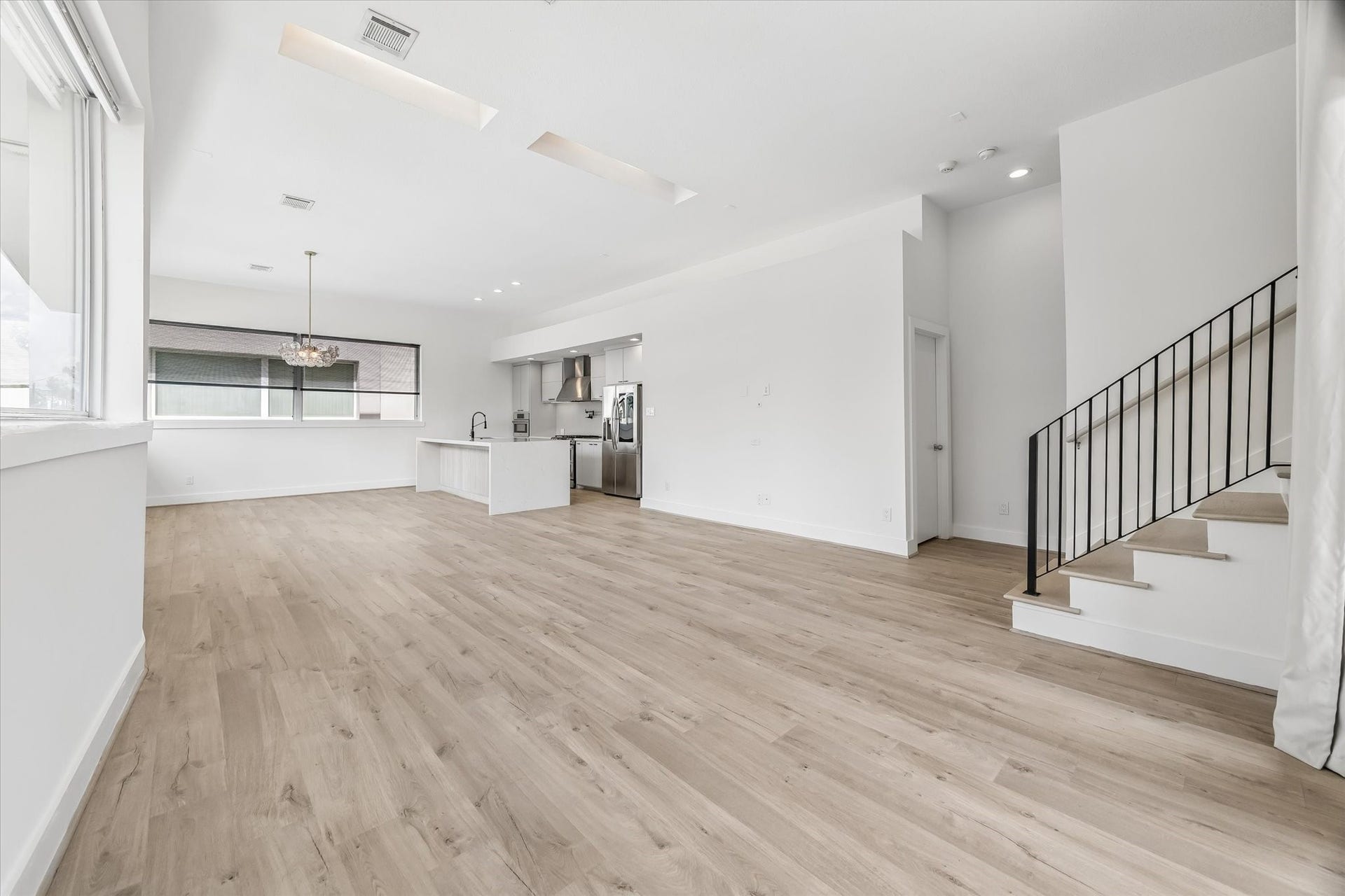 1703 Beall Street, Houston, TX 77008 1703 Beall Street, Houston, TX 77008