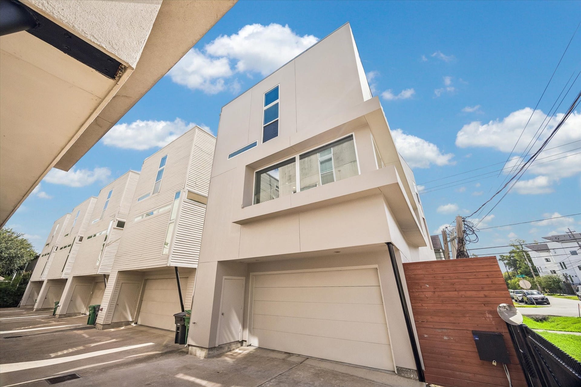 1703 Beall Street, Houston, TX 77008 1703 Beall Street, Houston, TX 77008