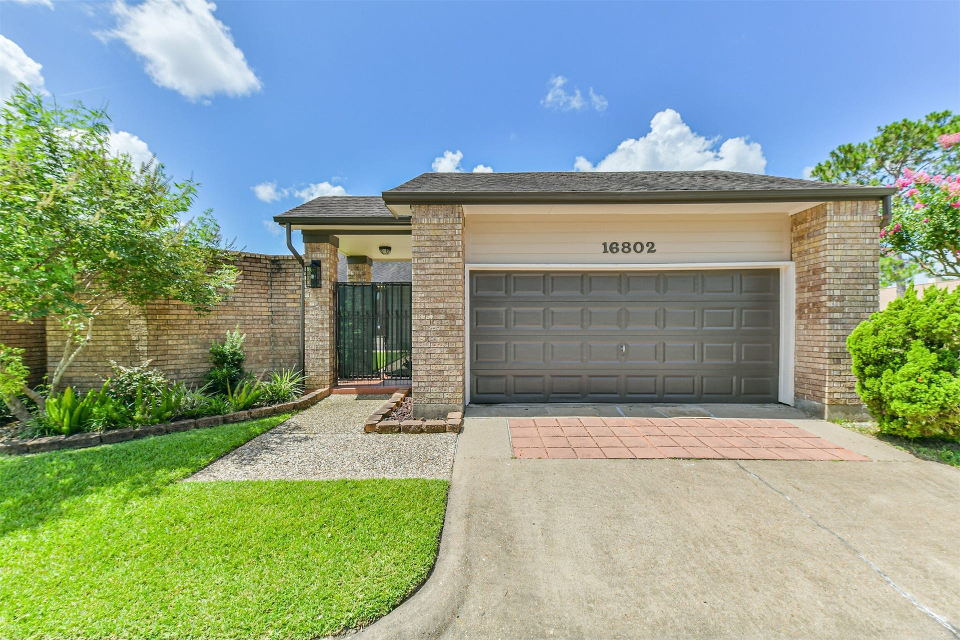 16802 Hartwood Way, Houston, TX 77058 16802 Hartwood Way, Houston, TX 77058