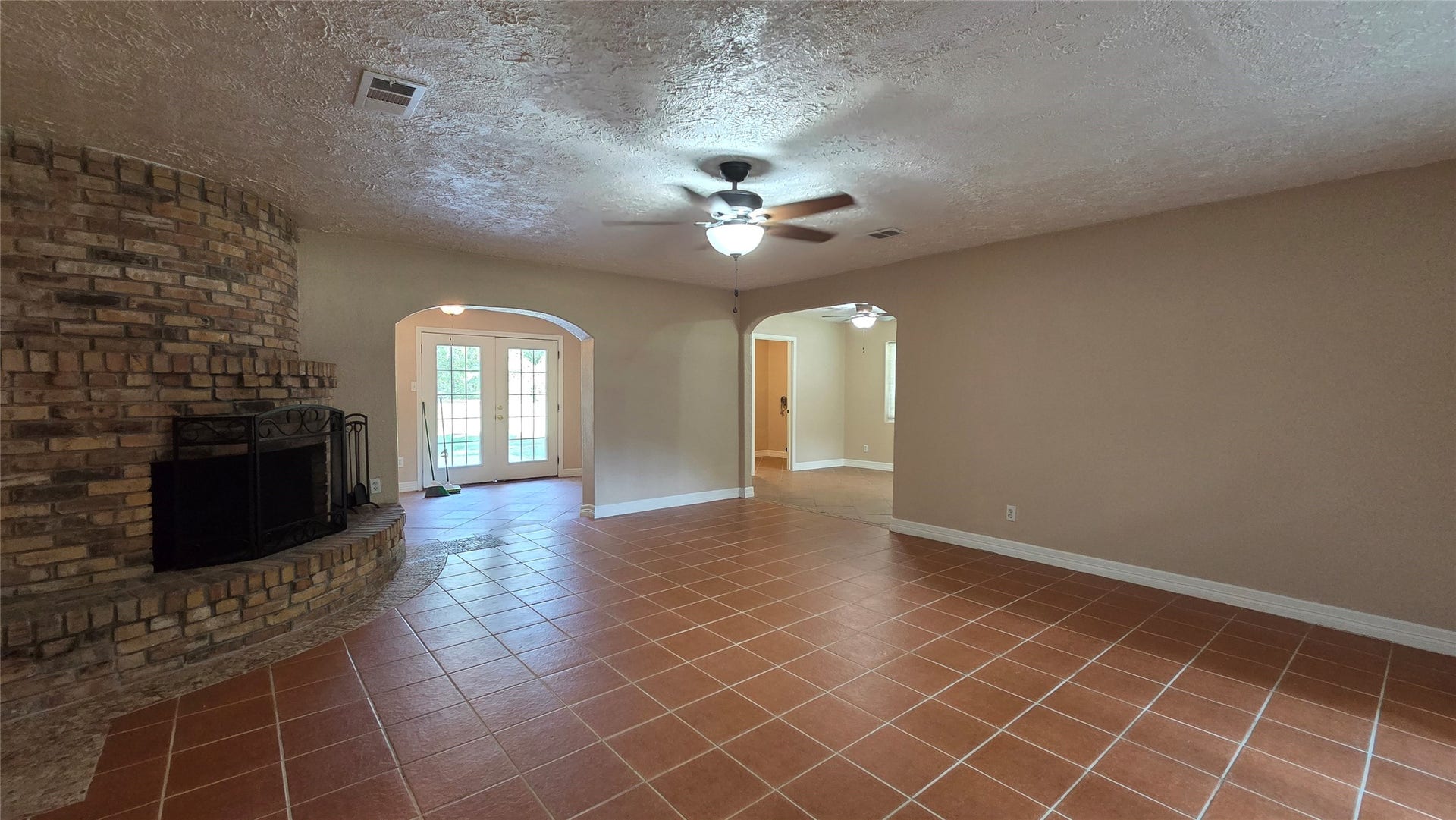 21298 Oak Leaf Boulevard, Porter, TX 77365 21298 Oak Leaf Boulevard, Porter, TX 77365