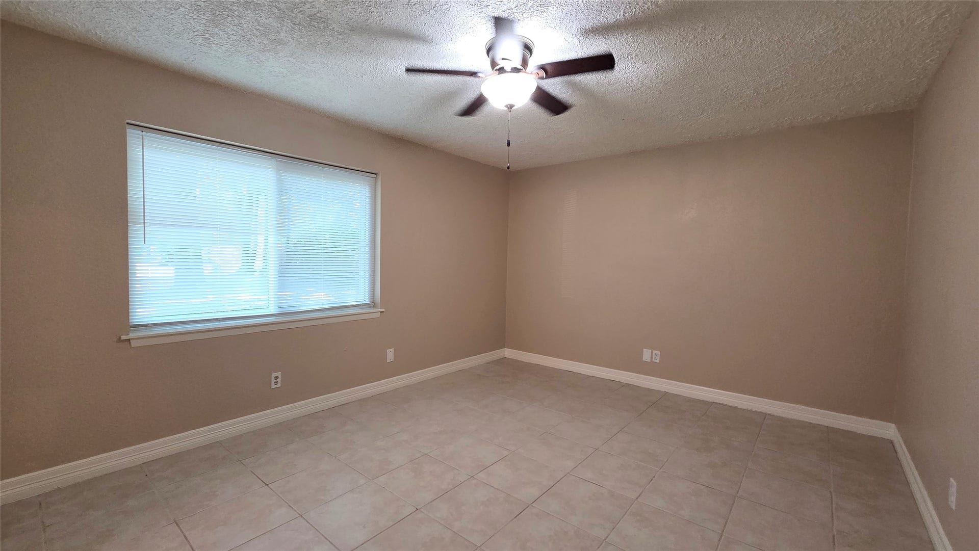 21298 Oak Leaf Boulevard, Porter, TX 77365 21298 Oak Leaf Boulevard, Porter, TX 77365