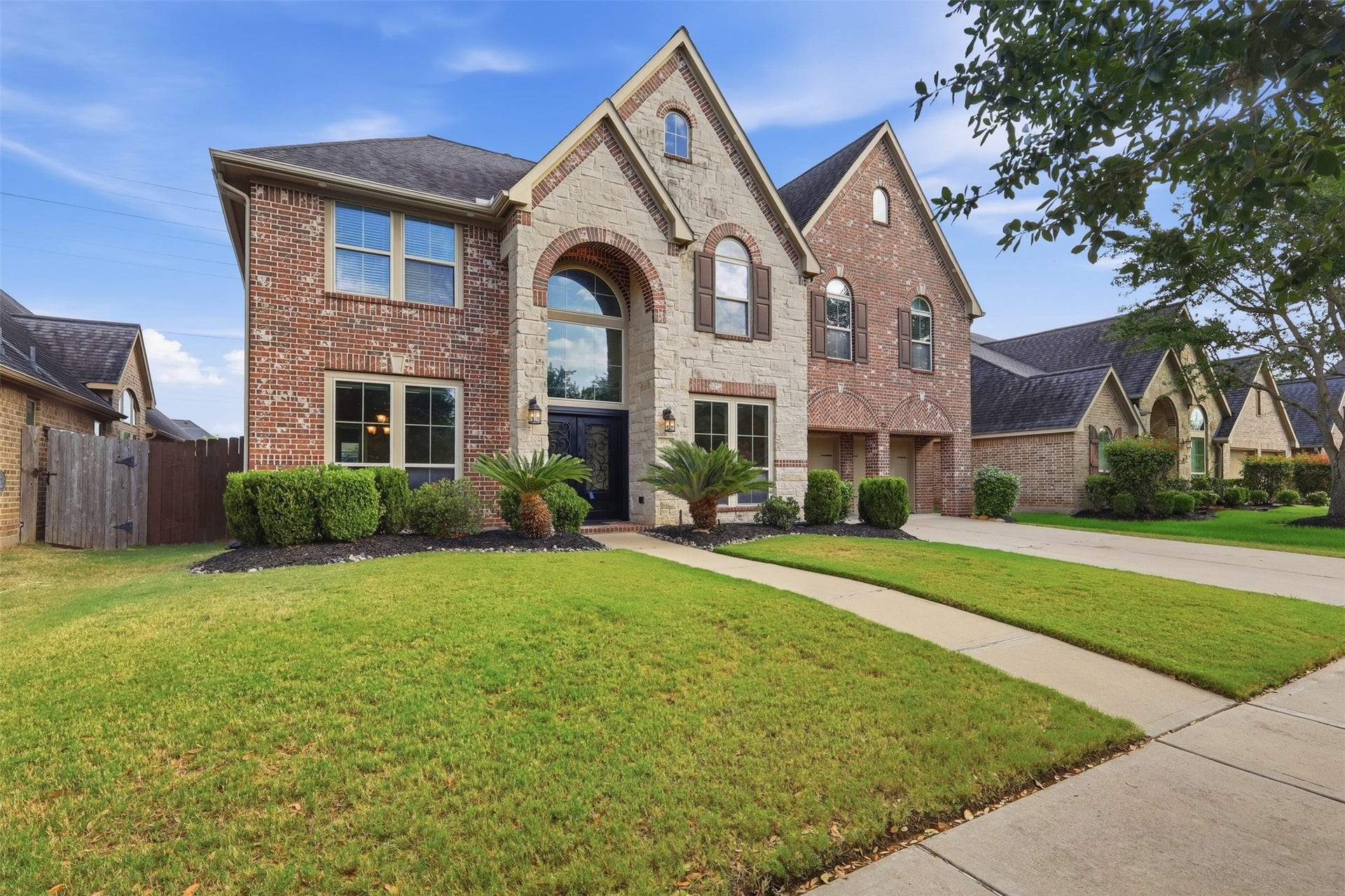 4130 Clover Ridge Lane, Sugar Land, TX 77479 Welcome to 4130 Clover Ridge Ln. in the prestigious Riverstone neighborhood in Sugar Land.
