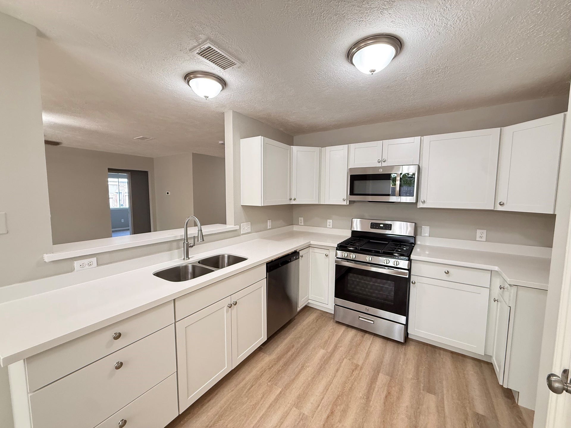 16114 Bunker Ridge Road, Houston, TX 77053 16114 Bunker Ridge Road, Houston, TX 77053