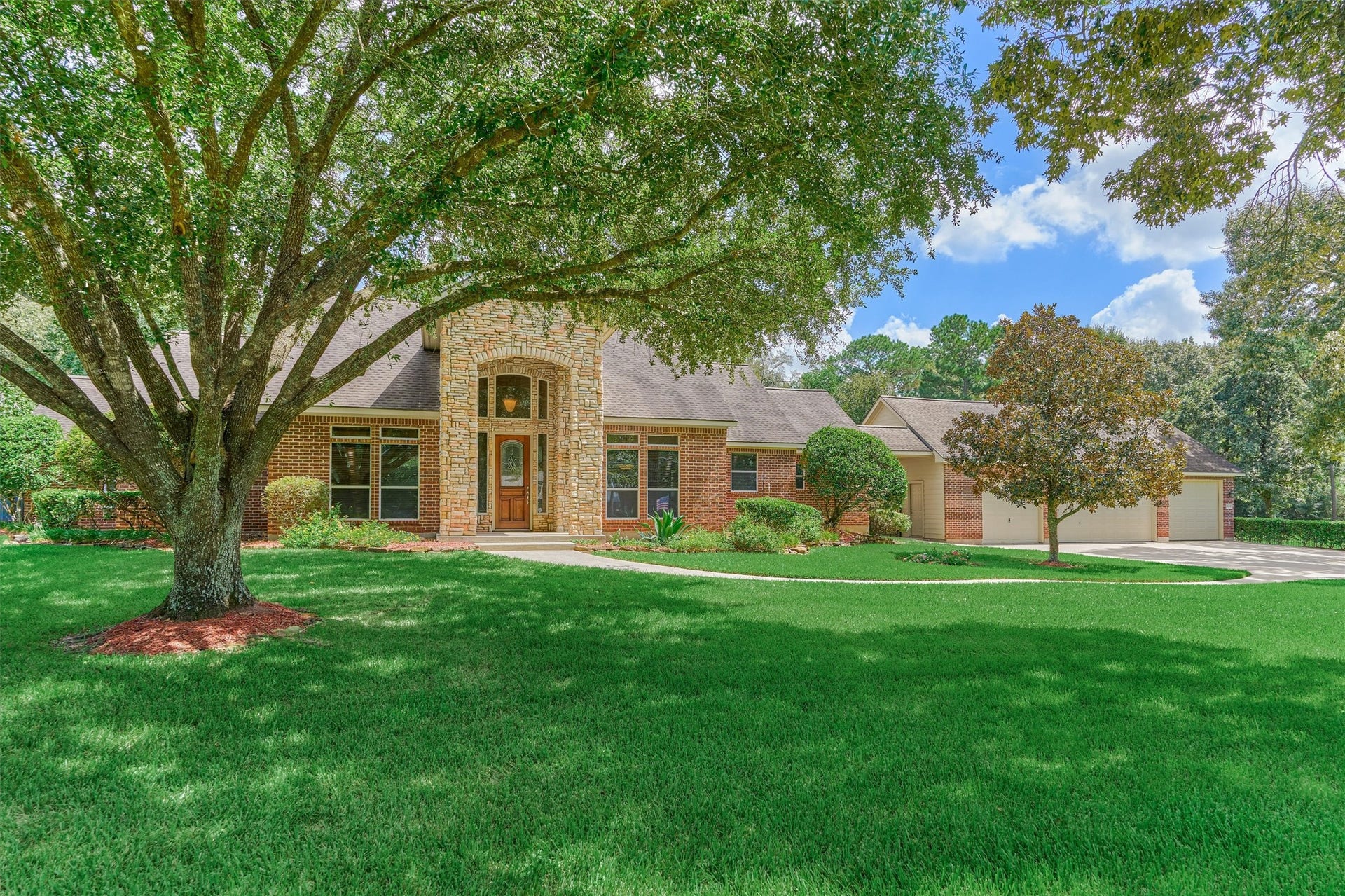 32510 Edgewater Drive, Magnolia, TX 77354