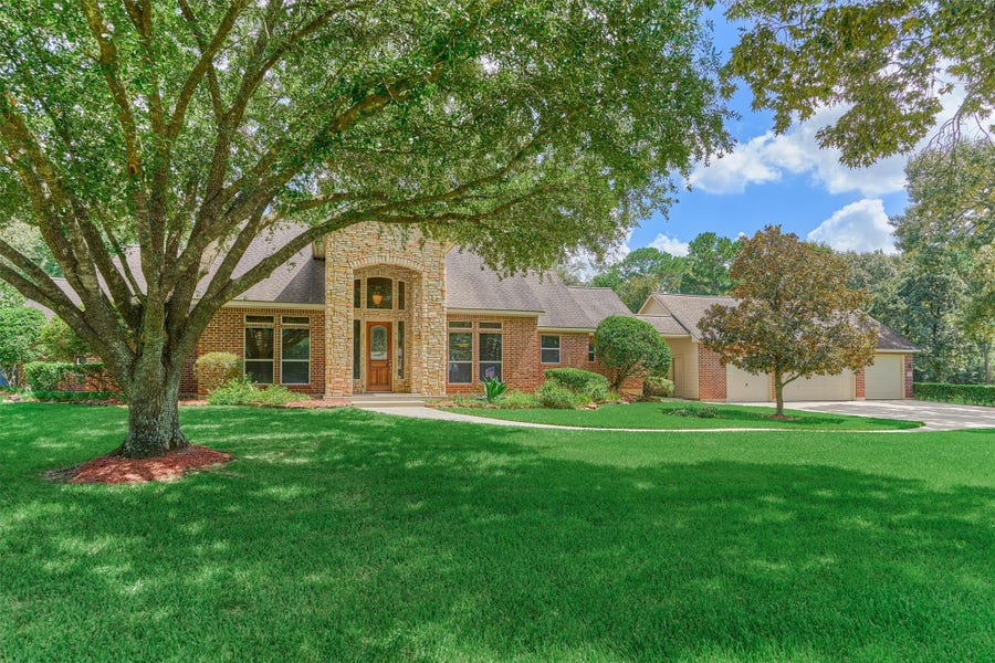 Property photo for 32510 Edgewater Drive, Magnolia, TX