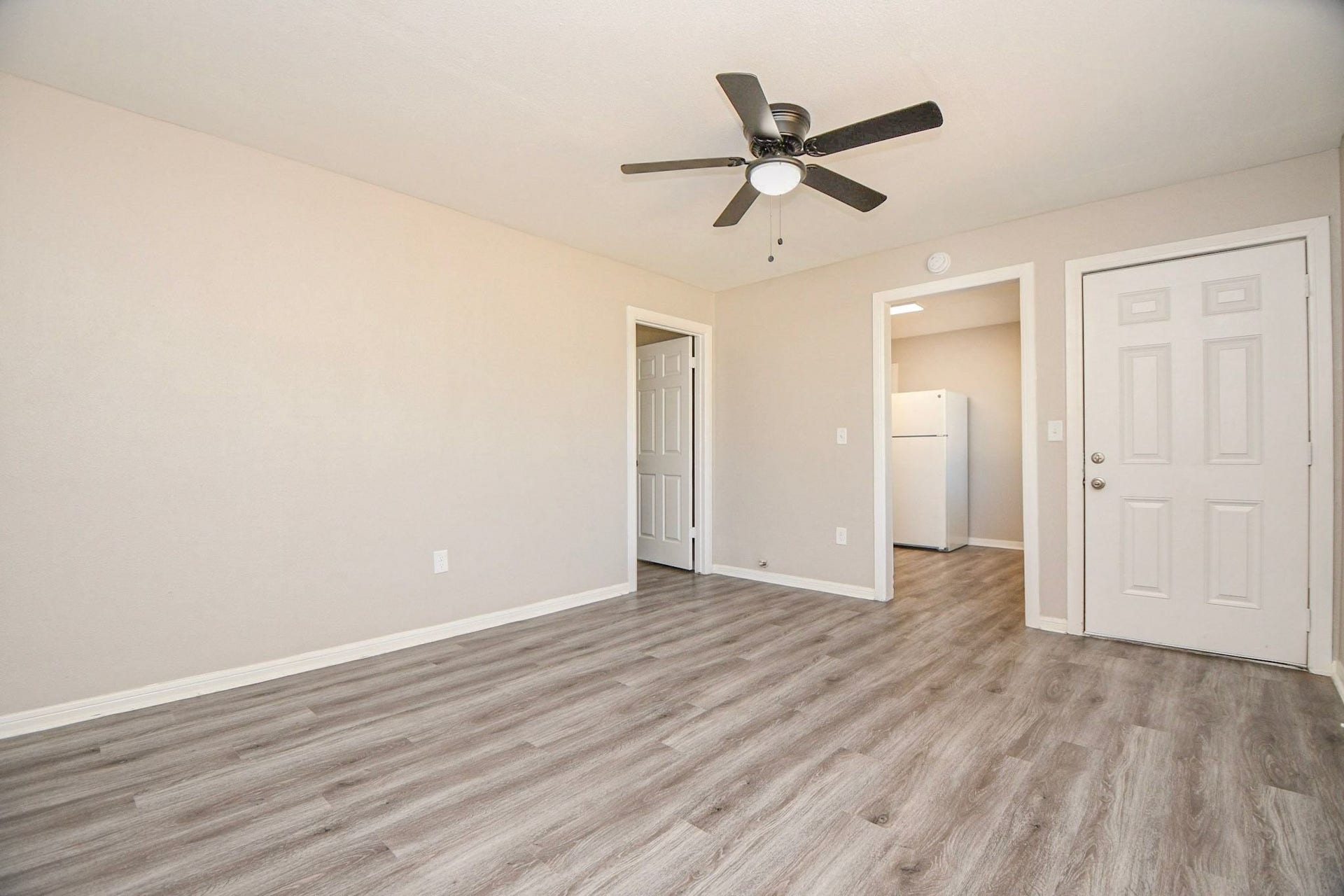 7326 Sterlingshire Street, Houston, TX 77016