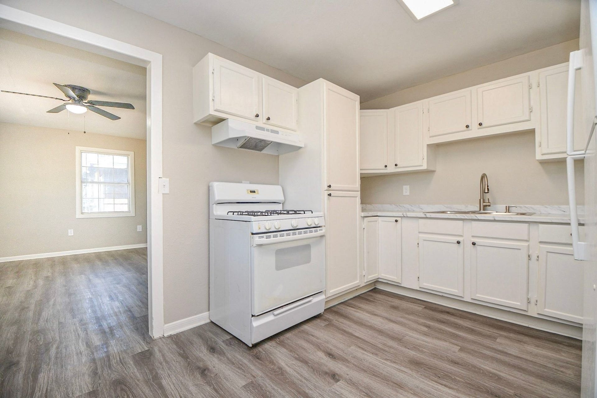 Unleash your inner chef in this inviting kitchen!