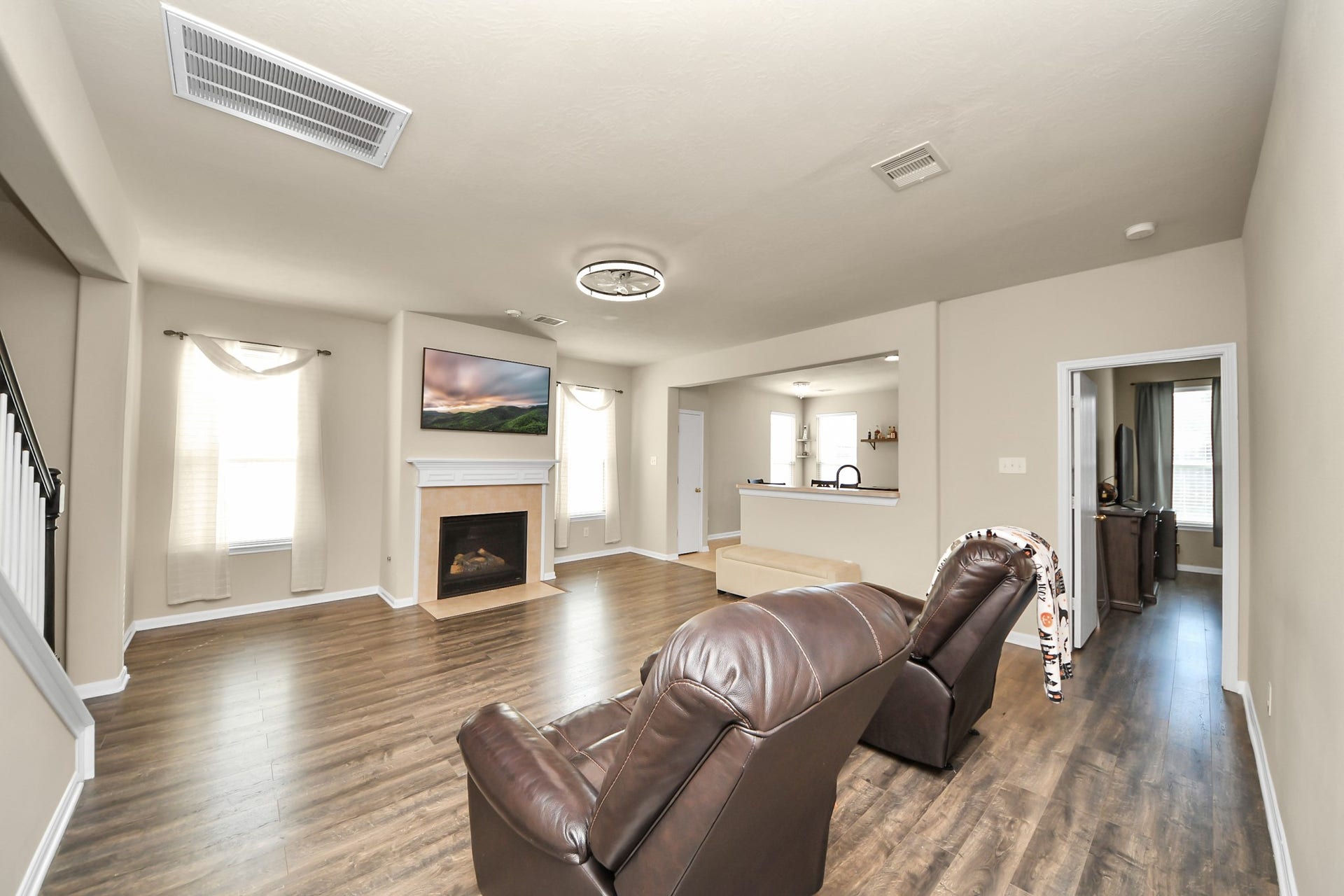 10826 Shannon Mills Lane, Houston, TX 77075 10826 Shannon Mills Lane, Houston, TX 77075
