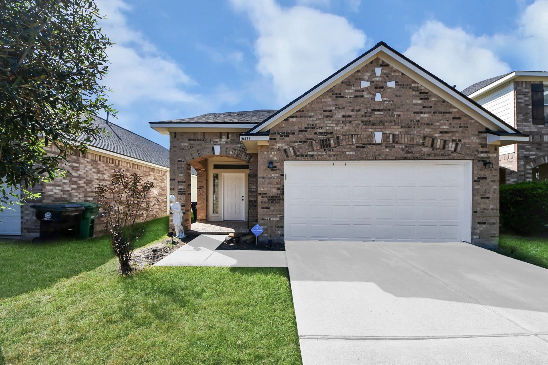 10826 Shannon Mills Lane, Houston, TX 77075 Welcome Home!