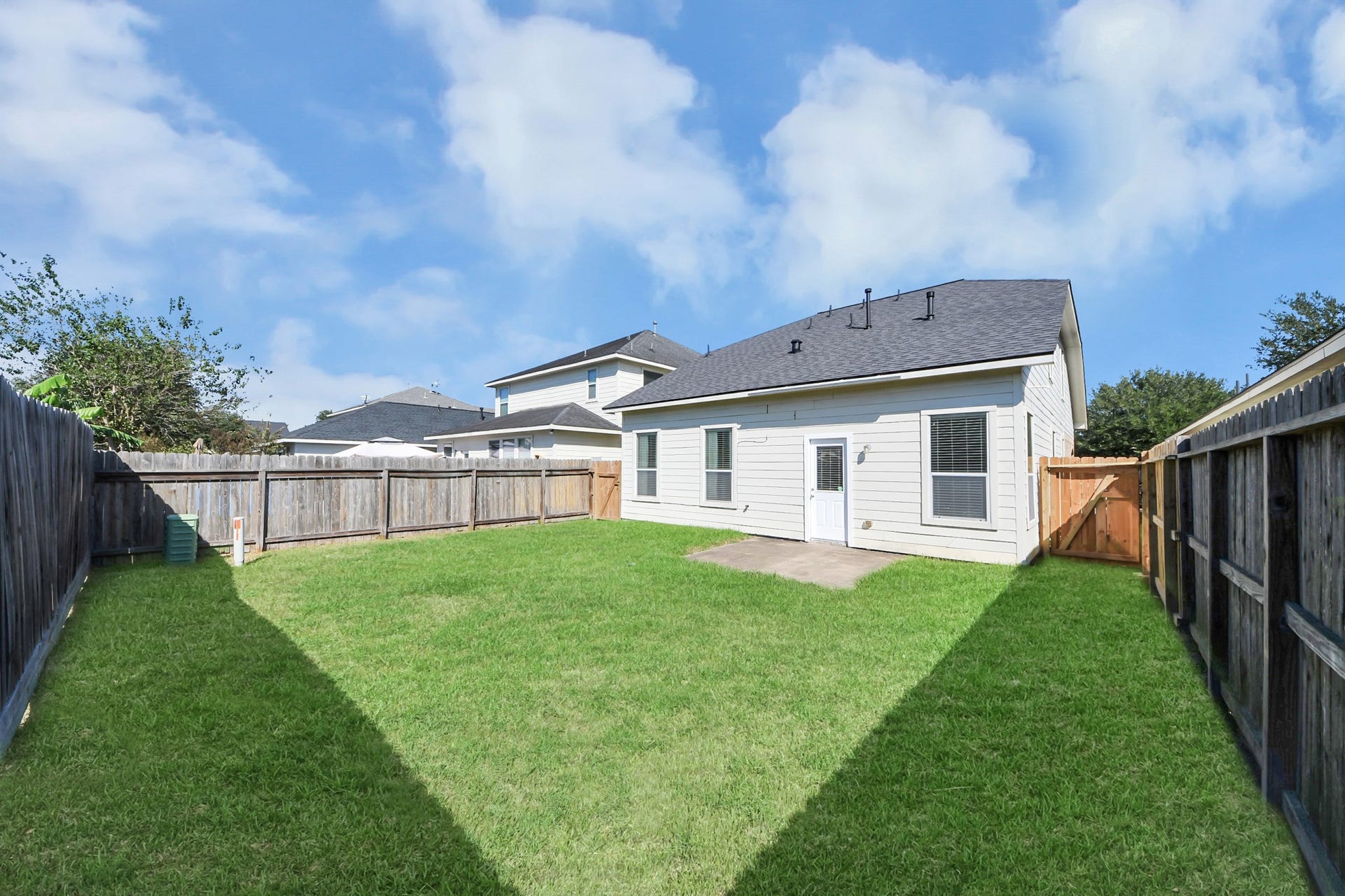 10826 Shannon Mills Lane, Houston, TX 77075 Plenty of Backyard space for hosting