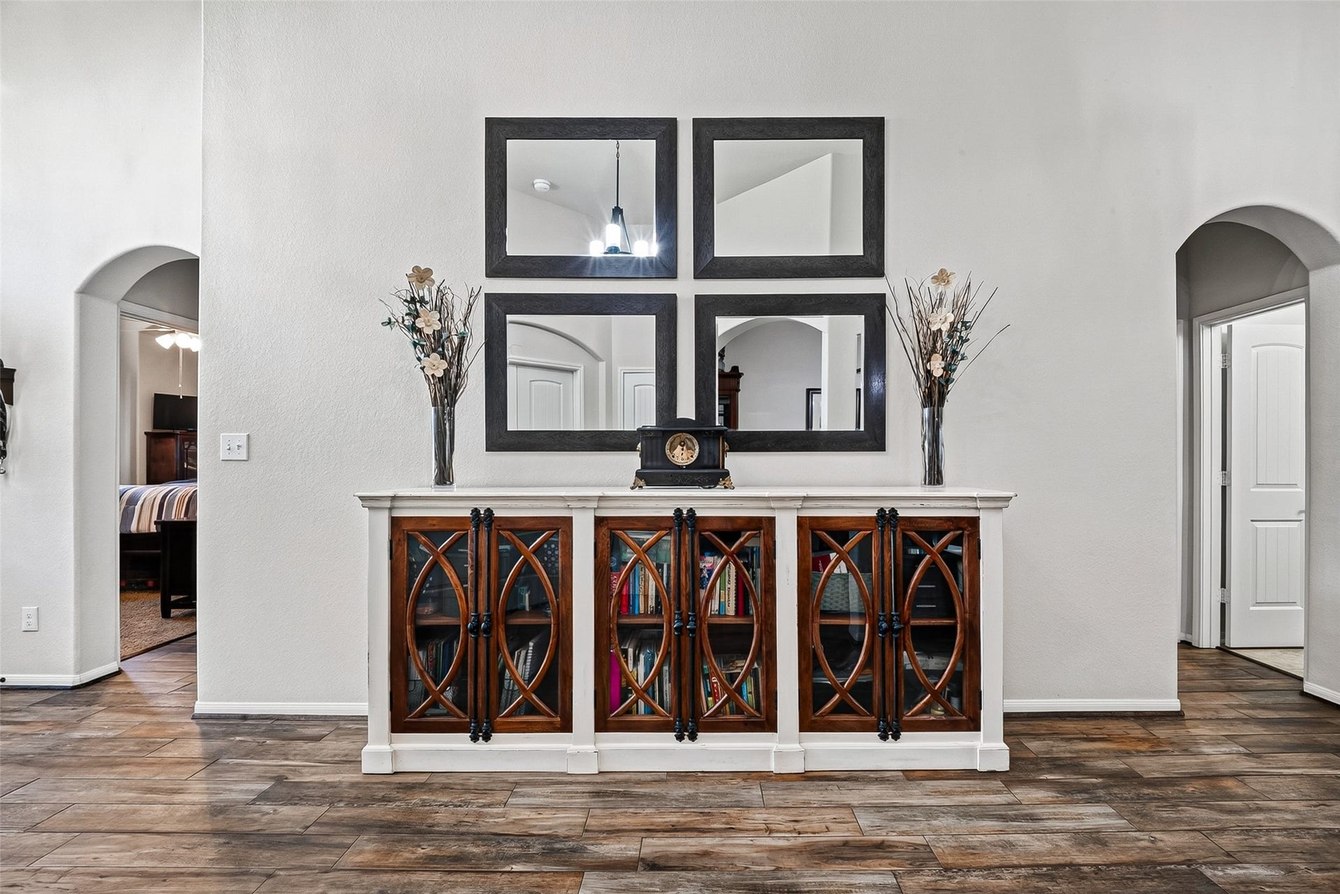 2414 Alexandra, Deer Park, TX 77536 Fabulous Wall that instantly sets the tone for Stylish Art Work