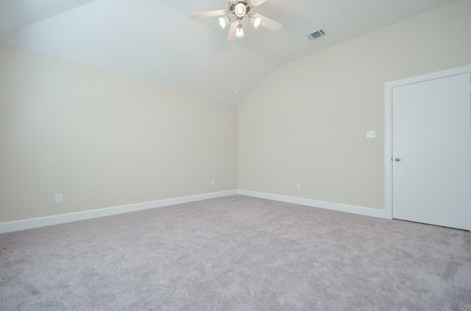 924 E 39th Street, Houston, TX 77022 924 E 39th Street, Houston, TX 77022