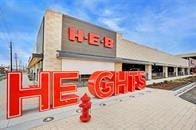 924 E 39th Street, Houston, TX 77022 Property is located less than 2 miles away from the new Heights HEB