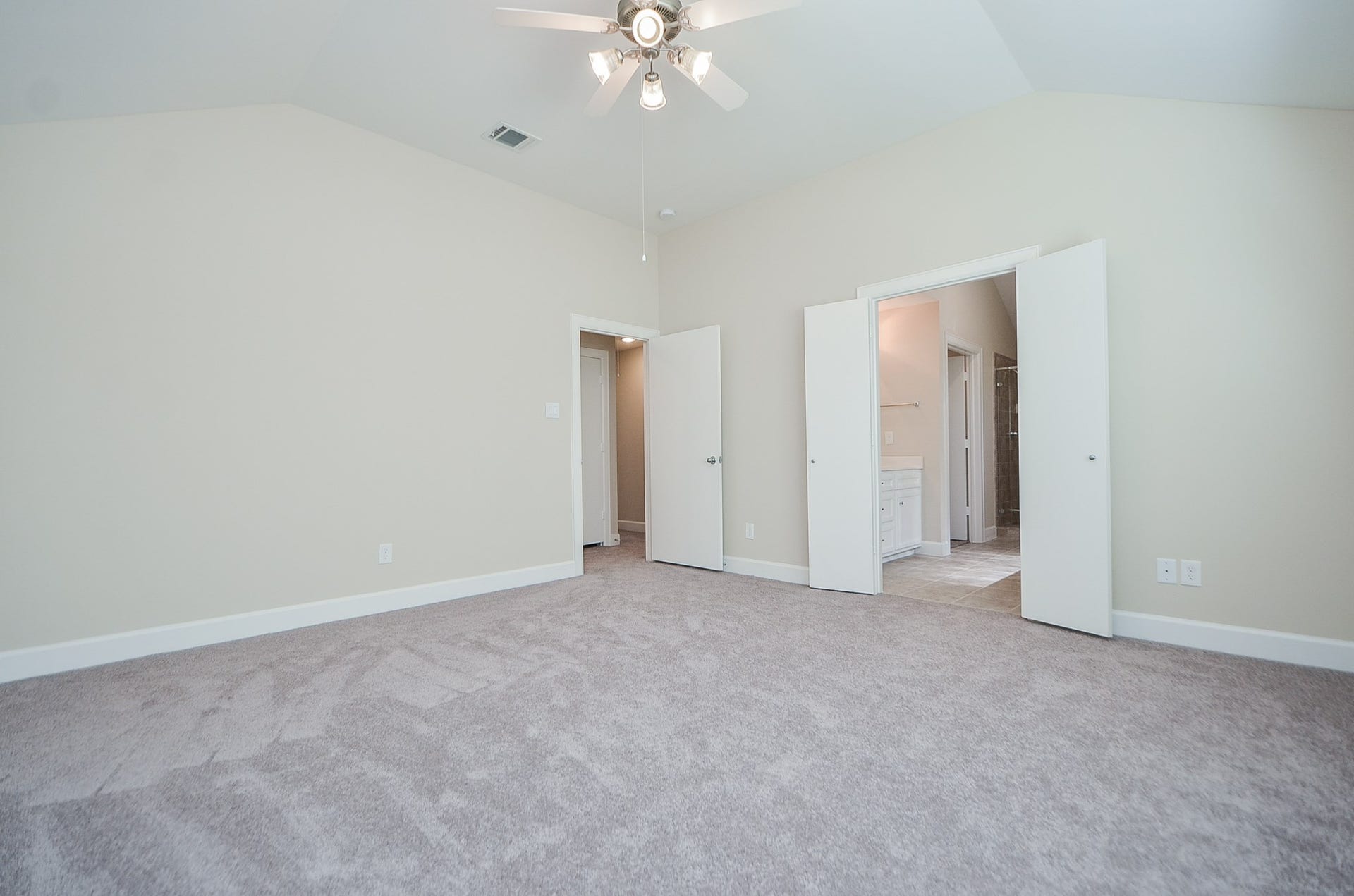 924 E 39th Street, Houston, TX 77022 Additional master view.