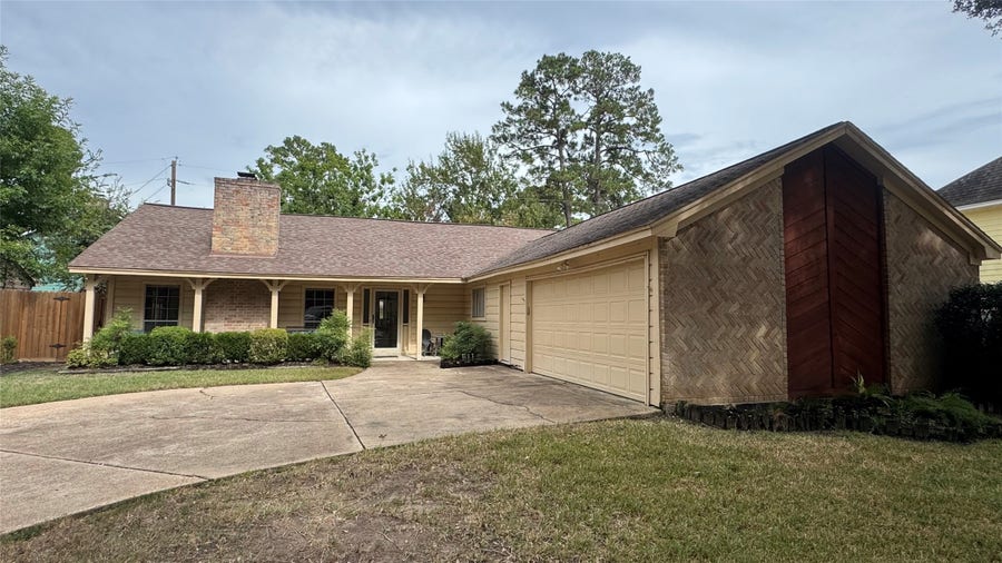 Property photo for 16418 Fox Crossing Lane, Spring, TX