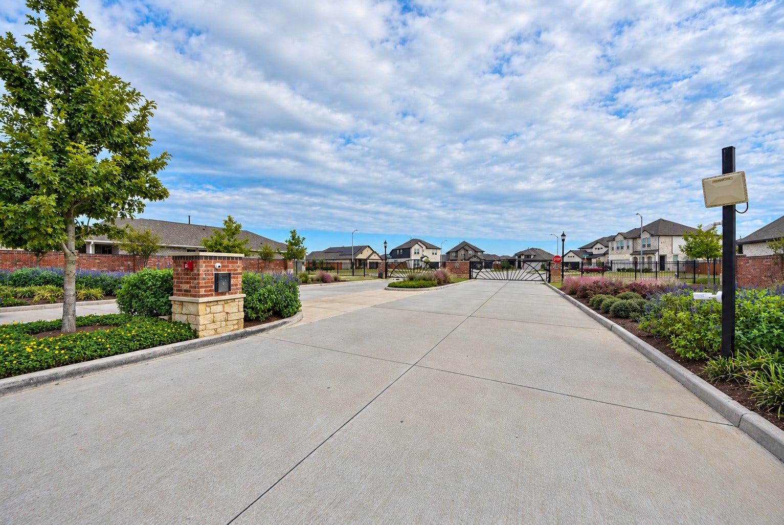 2439 Solaris Bend Drive, Katy, TX 77493 2439 Solaris Bend Drive, Katy, TX 77493