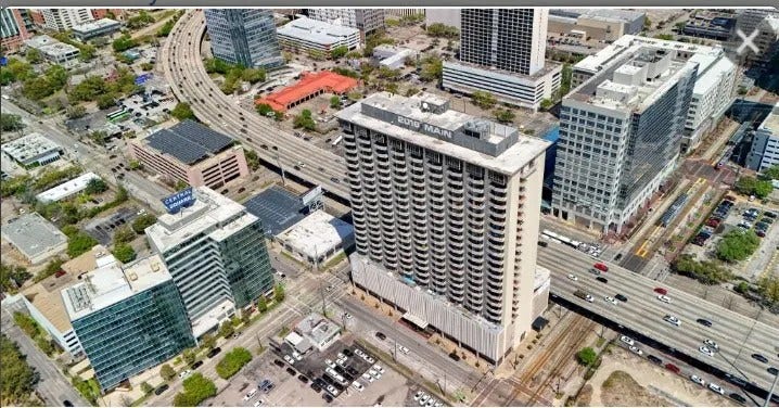 2016 Main Street, #PH 3, Houston, TX 77002 Experience urban living at its finest in a high-rise building surrounded by bustling city streets, modern amenities, and convenient access to major highways.
