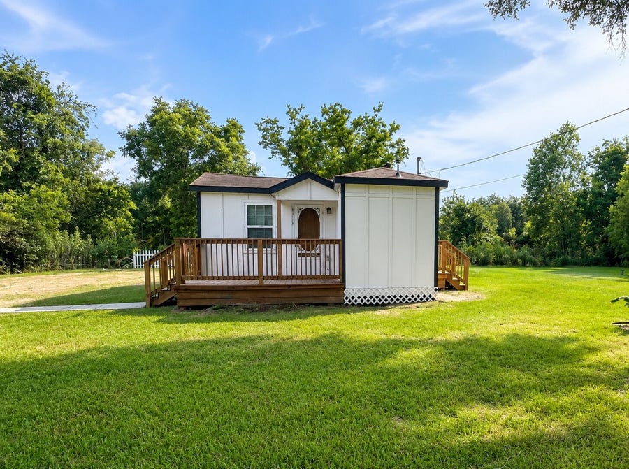Property photo for 15519 Highway 6, Santa Fe, TX