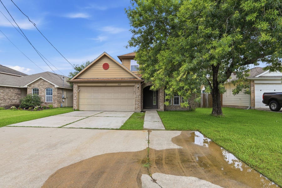 Property photo for 2325 Shady Tree Lane, Conroe, TX